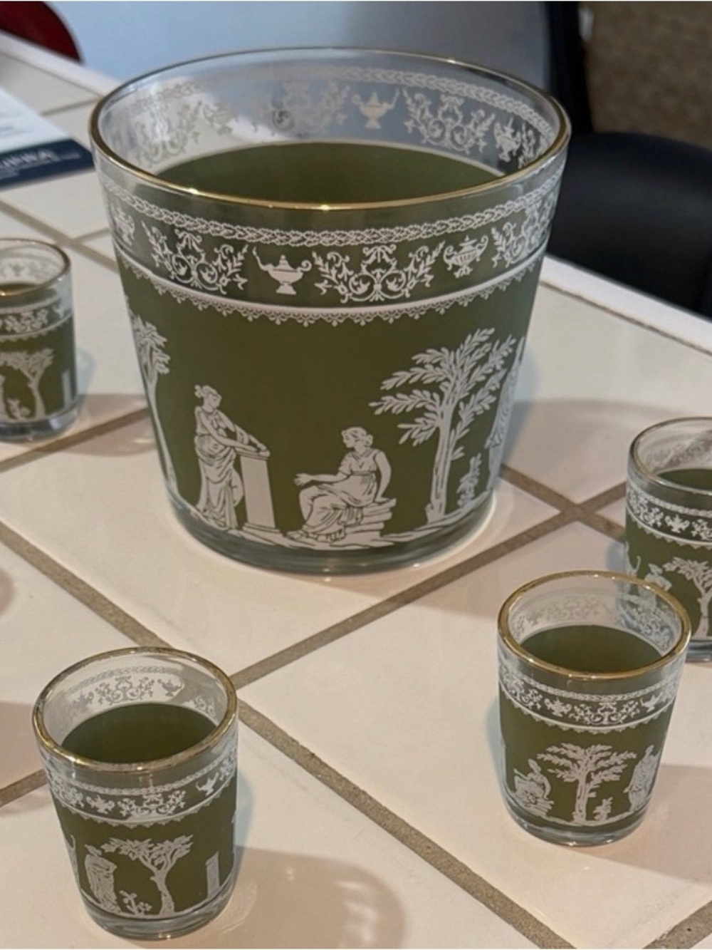 Vintage Jeanette Greek Hellenic moss green and White bar Set. hand grafted. - Picture 6 of 6